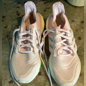 adidas ultra boosts size 8 - light pink and teal green